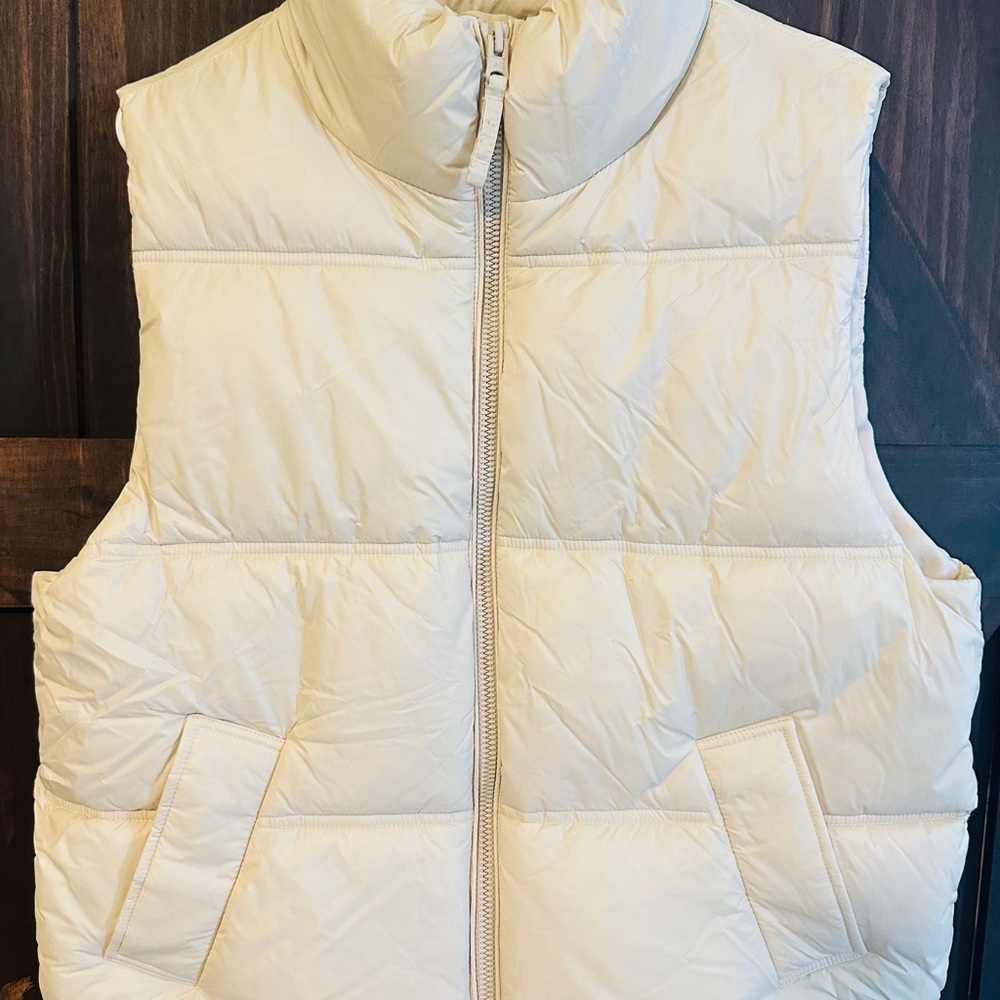 American Eagle Outfitters Beige Puffer Vest